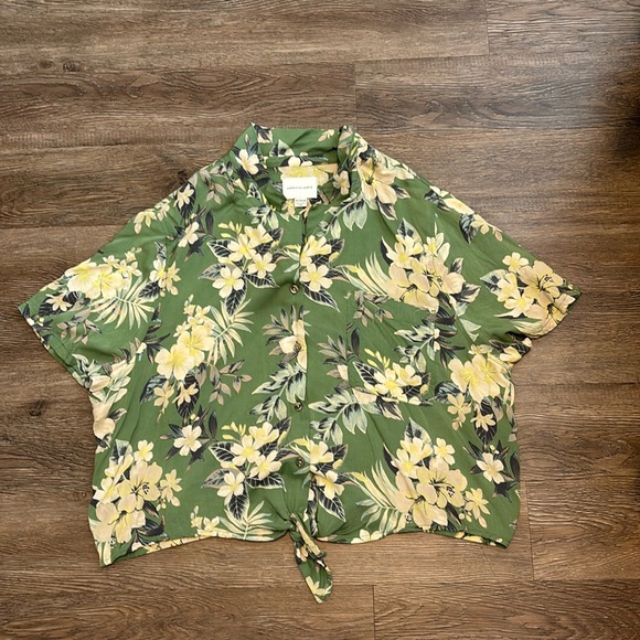 American Eagle Outfitters Tops - american eagle floral tie front button up